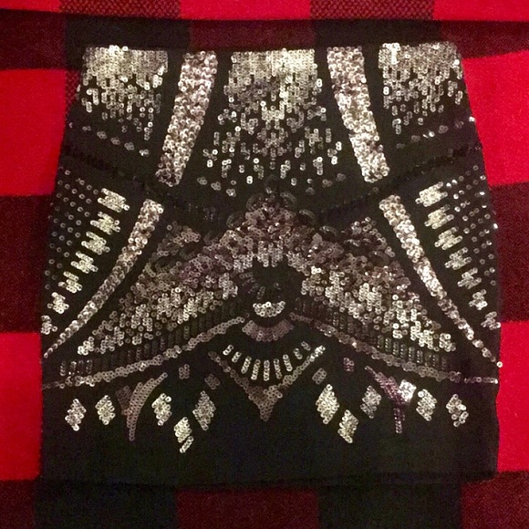 Express sequin black mini skirt - Picture 2 of 2